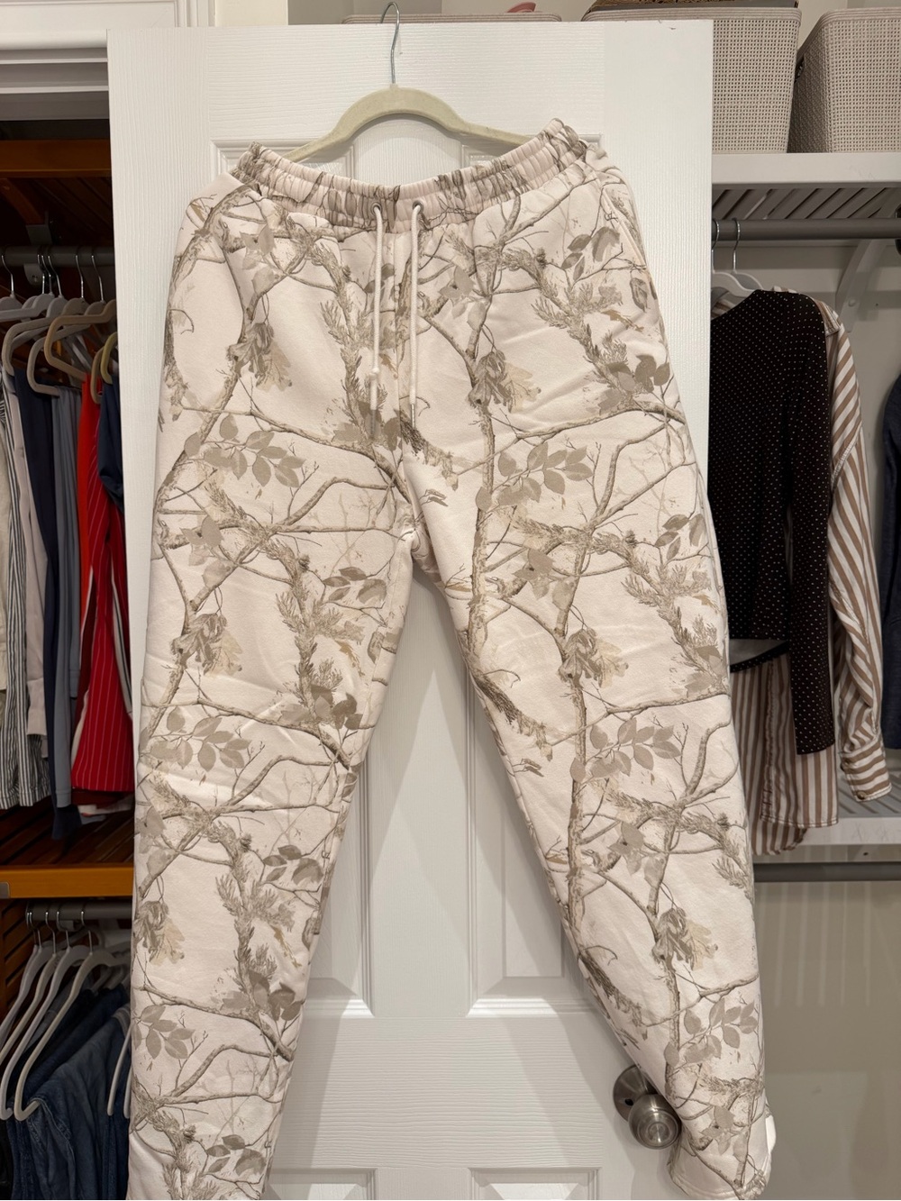 Abercrombie & Fitch Cream Beige Botanical Print Joggers